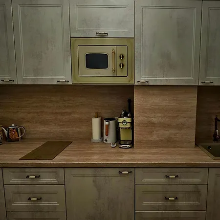 Lingulas - Cosy On Sancova Street, With Free Parking Lägenhet