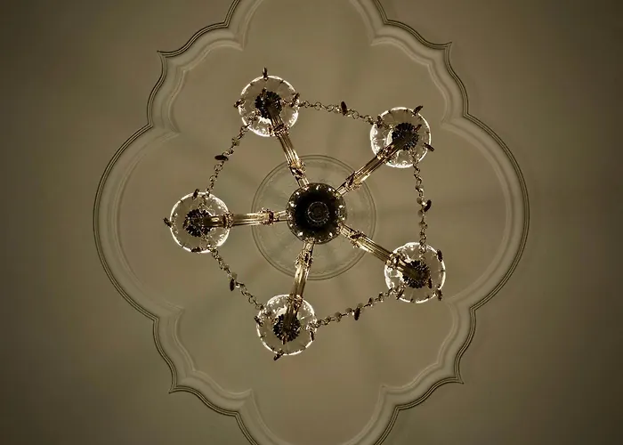 Lingulas - Cosy On Sancova Street, With Free Parking *