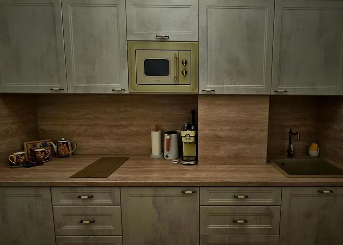 Lingulas - Cosy On Sancova Street, With Free Parking Appartement