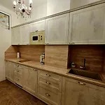 Lingulas - Cosy On Sancova Street, With Free Parking ブラチスラヴァ